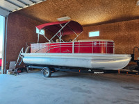 2016 Bennington Pontoon Boat