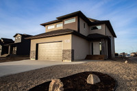 5 Bedroom Aspen ridge house with double attached garage