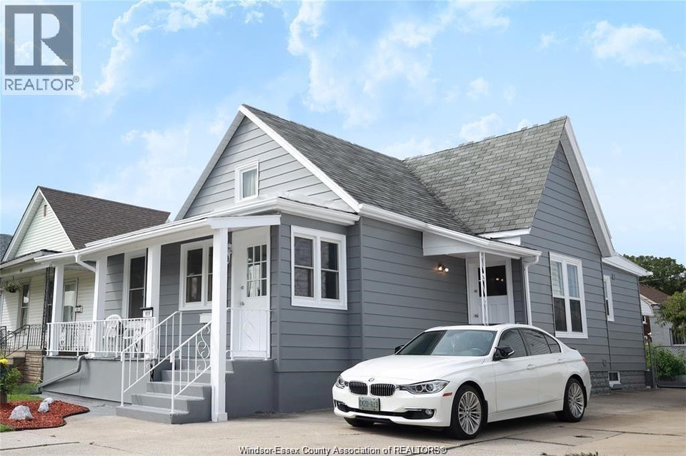 935 LANGLOIS AVENUE Unit# LOWER Windsor, Ontario 4