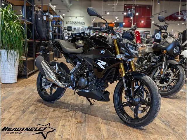 2025 BMW G 310 R // Cosmic Black in Sport Bikes in Winnipeg - Image 2