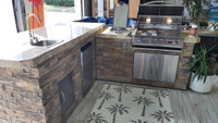 In-Stock Outdoor kitchen - Floor model Clearance