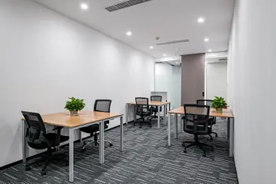 A fully serviced private office with 15 people, ready to use from day one. Work with focus and priva...