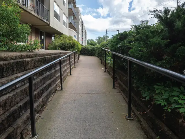 BEAUTIFUL - 1 BEDROOM ON BARRINGTON in Long Term Rentals in City of Halifax - Image 4