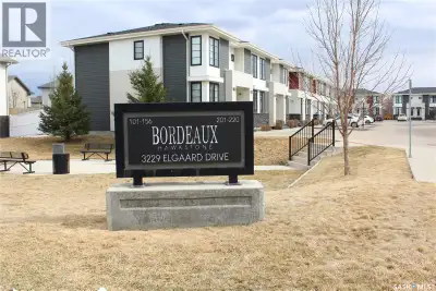 Welcome to this well-maintained and inviting row townhouse, perfectly situated in a convenient locat...