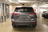 This Toyota Highlander has a dependable Regular Unleaded V-6 3.5 L/211 engine powering this Automati... (image 5)