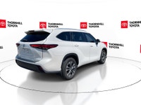 Thornhill Toyota Proudly Presents This White 2021 Toyota Highlander with XLE AWD Package, Featuring:... (image 8)