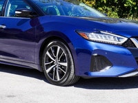 - Sunroof - Heated Seats - Heated Steering Wheel - Bose Audio - Navigation - Rear View Camera - Leat... (image 3)