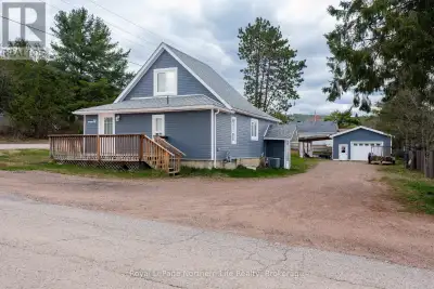 Welcome to this beautifully updated home nestled in the quaint and quiet town of Mattawa. Meticulous...