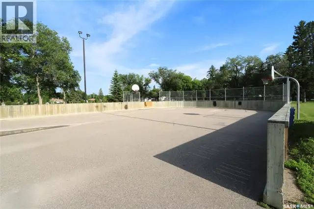 281 Second AVENUE N Yorkton, Saskatchewan in Land for Sale in Regina - Image 10