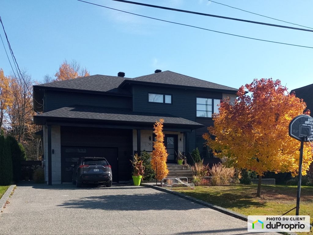 $734,500 - 2 Storey for sale in Victoriaville — photo 1