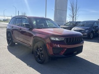 This Jeep Grand Cherokee delivers a Regular Unleaded V-6 3.6 L/220 engine powering this Automatic tr... (image 3)