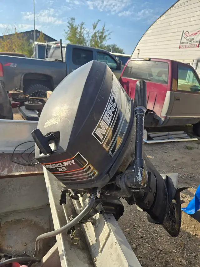 16' Lund Aluminum boat with 25hp Merc in Powerboats & Motorboats in Prince Albert - Image 9