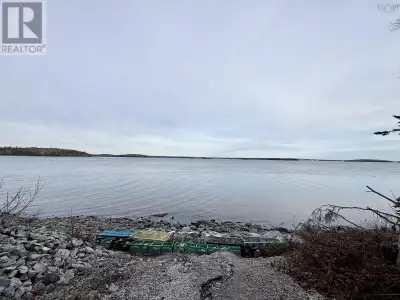 Looking for a privacy with a view ? A place to build an ocean front cottage with a boat launch ? Thi...
