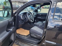 V6 | HEATED FRONT BUCKET SEATS | POWER DRIVER SEAT | CLOTH | NAVIGATION | REAR CAMERA | TONNEAU COVE... (image 6)