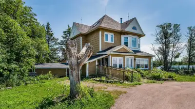 657 ch Royal Rd, Memramcook, NB PropertyGuys Sign # 2657 FOR FULL DETAILS: please visit site and ent...