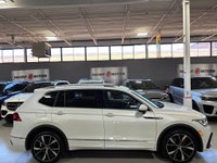 **MONTH-END SPECIAL!** R-LINE, 4MOTION AWD, 7 PASSENGER SEATING, MULTICOLOUR AMBIENT LIGHTING, WOOD... (image 3)