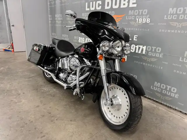 2008 Harley-Davidson FLSTF Fat Boy in Street, Cruisers & Choppers in Drummondville - Image 4