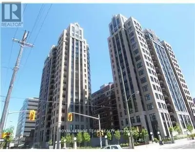 Fabulous downtown location. Walk to the Glebe and Byward market. Hardwood and ceramics throughout no...