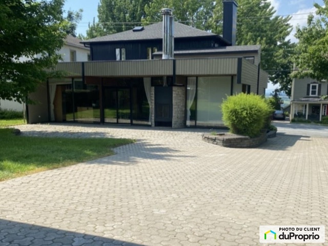 $449,000 - 2 Storey for sale in St-Victor — photo 1