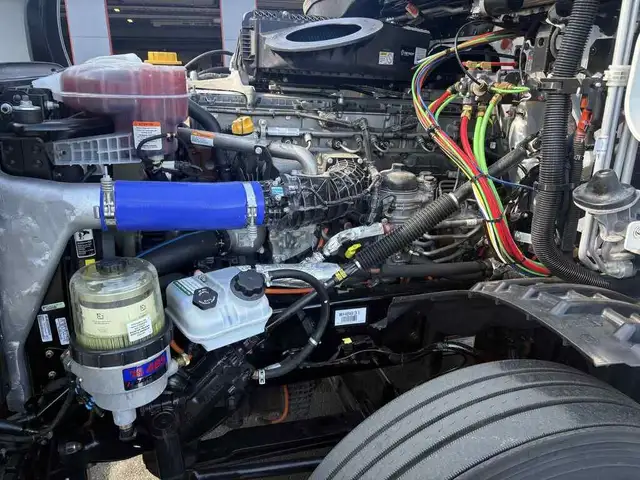 2026 Freightliner Cascadia ParkSmart Unit, Safety Certified, Cal in Heavy Trucks in Hamilton - Image 10