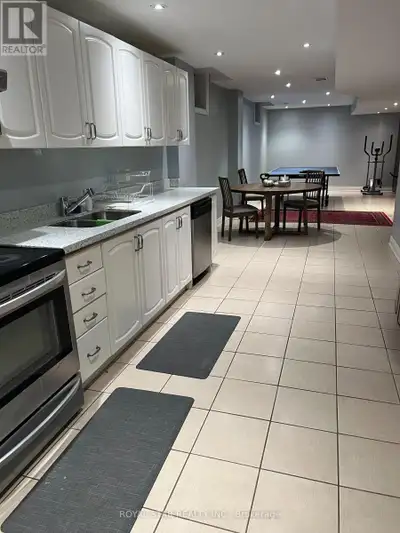 Weston Downs Beauty. Very rare opportunity to find a similar place to live. Excellent neighborhood....