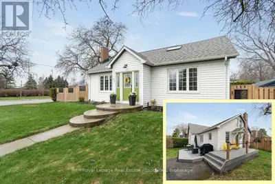 *STYLISH CHARMER in GAGE PARK COMMUNITY* Welcome home to the perfect balance of a contemporary aesth...