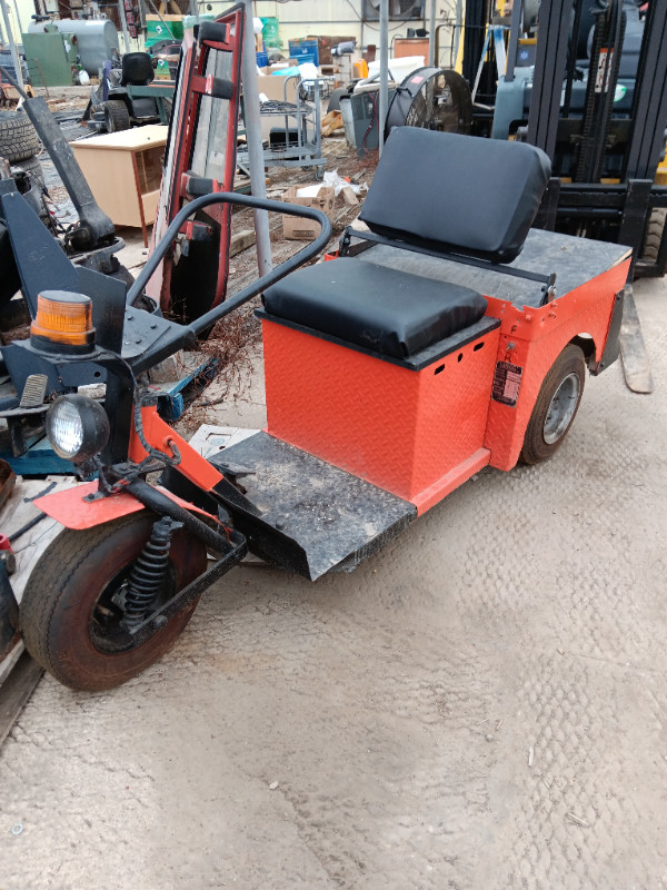 3 wheel electric cart scooter/cushman cart in Other in St. Catharines