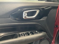 Le Jeep Compass 2022 RED EDITION AWD CUIR MAGS CAMERA RECUL A/C offert chez AutoStudio 72 a une allu... (image 9)