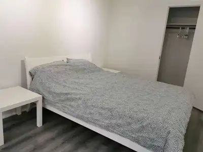 Main floor large Bedroom for Rent