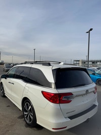 2018 Honda Odyssey Touring | Well Serviced | 8-Passengers Mileage 146,350 Stock F6461 Power & Memory... (image 5)