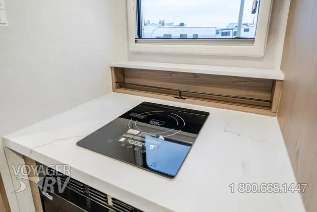 2026 Grand Design Serenova 150HL in Travel Trailers & Campers in Kelowna - Image 9
