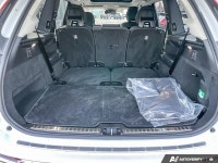 No accident Volvo Canada Program vehicle. Plus - Heated Seats - Heated Steering - 360 Camera - Park... (image 8)