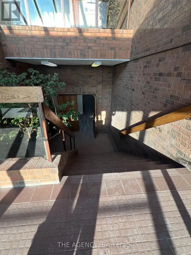 3F - 64 JARDIN DRIVE Vaughan (Concord), Ontario in Commercial & Office Space for Rent in Markham / York Region - Image 3
