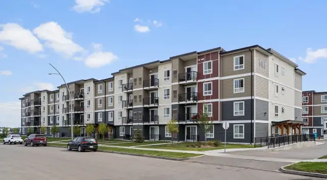 Pet-Friendly Three Bedroom Two Bath with In-suite Laundry for Re in Long Term Rentals in Saskatoon - Image 3