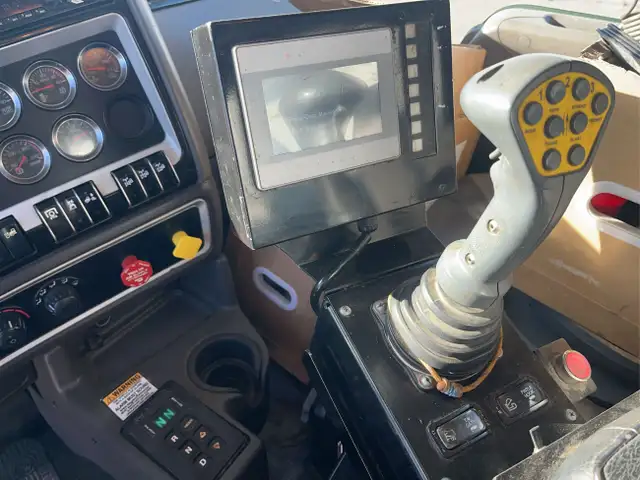 2016 Kenworth T800 in Heavy Trucks in Calgary - Image 16