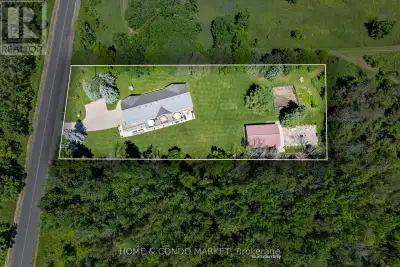 1 acre of land and over 4000 sf of living space in this Multi-Generational Ranch Style Home! 5 Bedro...