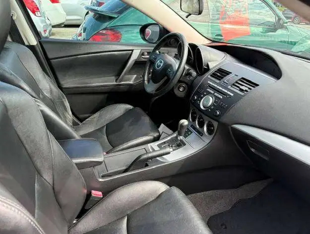 2011 Mazda 3 GS557016784359936001