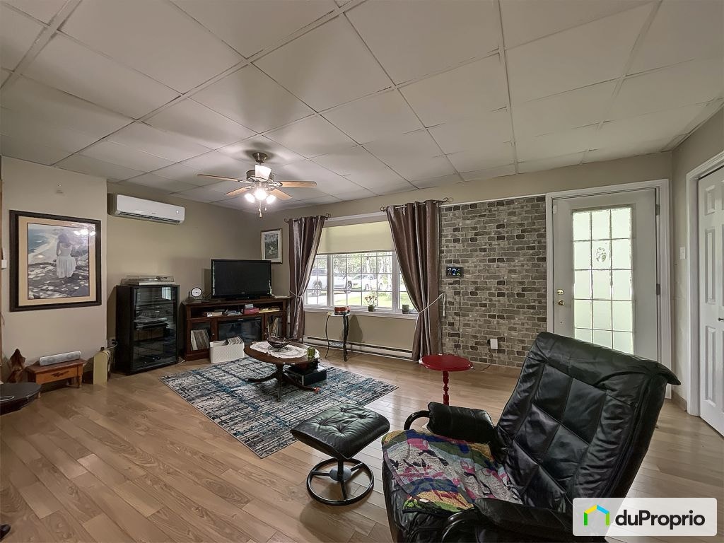 $350,000 - Bungalow for sale in St-David-de-Falardeau — photo 3