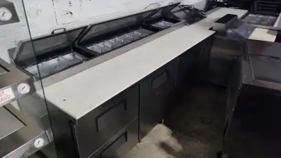 Like new ___________________ -we are open monday to friday 10 am to 5 pm -Available eveings and week...