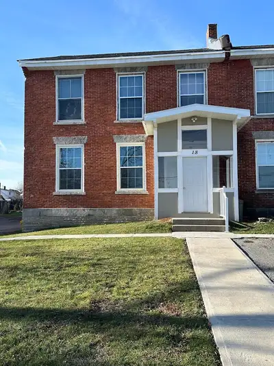Bright and modern 1-bedroom apartment. This inviting unit features high ceilings, large windows with...