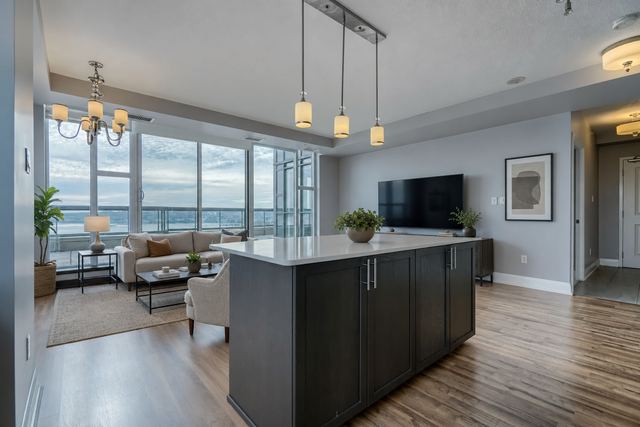Junior 2 Bedroom Apartment for Rent - 15 Maple Avenue in Long Term Rentals in Barrie - Image 3