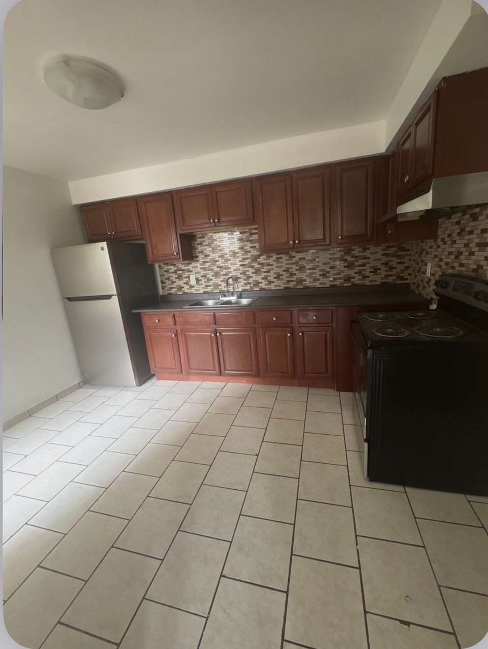 Large 3 Bedroom Townhouse Available 4