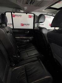 This 2014 Honda Pilot Touring gives you that dependable, comfortable feeling every time you drive it... (image 7)