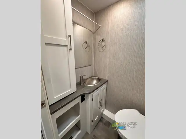 2022 Coachmen RV Pursuit 29XPS Front Bunk 11 Miles in RVs & Motorhomes in Moncton - Image 36