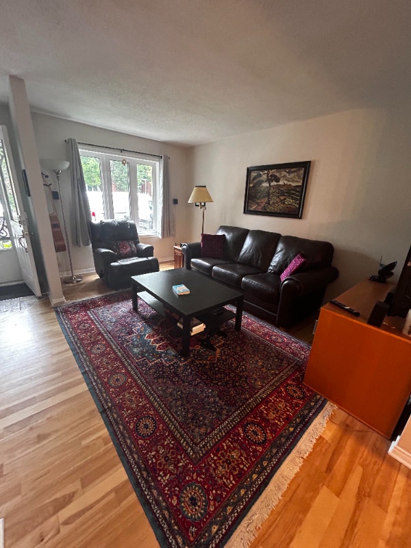 ** TRÈS BELLE MAISON À LOUER • 3+1 CHAMBRES • PLATEAU/GATINEAU** Long