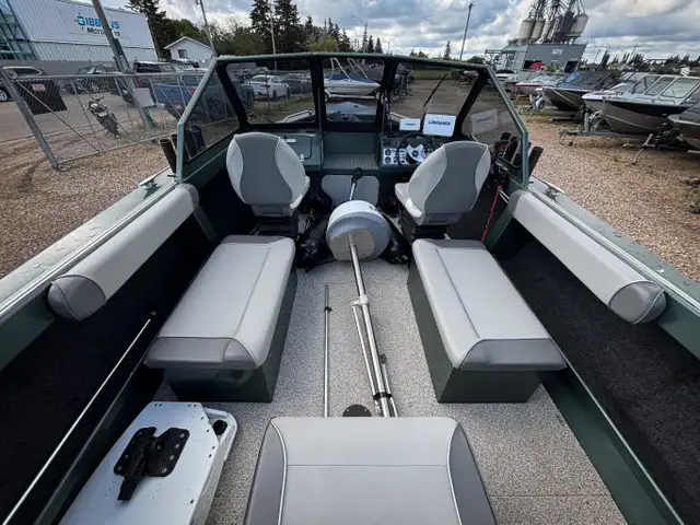 2015 KingFisher 2175 Torrent in Powerboats & Motorboats in Edmonton - Image 11