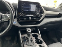 Electronic on-demand All-Wheel Drive (AWD-i) Interior Luxury: Includes leather upholstery, a heated... (image 7)