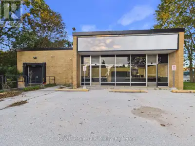 A rare commercial opportunity in the growing community of Markdale! Located at 33 Argyle Street, thi...