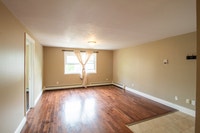 Comfortable 4-Bedroom Student Apartment at 24 Elm Street Available May 1, 2026! Find your ideal stud... (image 6)