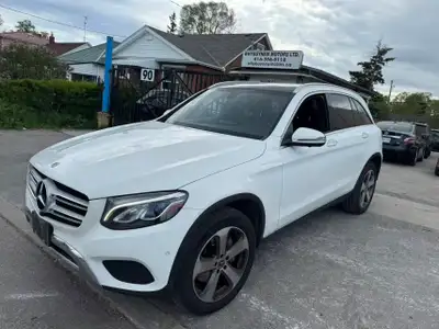 GLC 300! 4 MATIC! AUTO! LEATHER SEAT! PANORAMIC SUNROOF! NAVI! 360 DEGREE BACKUP CAMERA! POWER WINDO...
